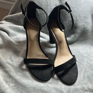 ALDO Black strappy women velvet, block heels. Size 8 1/2.
